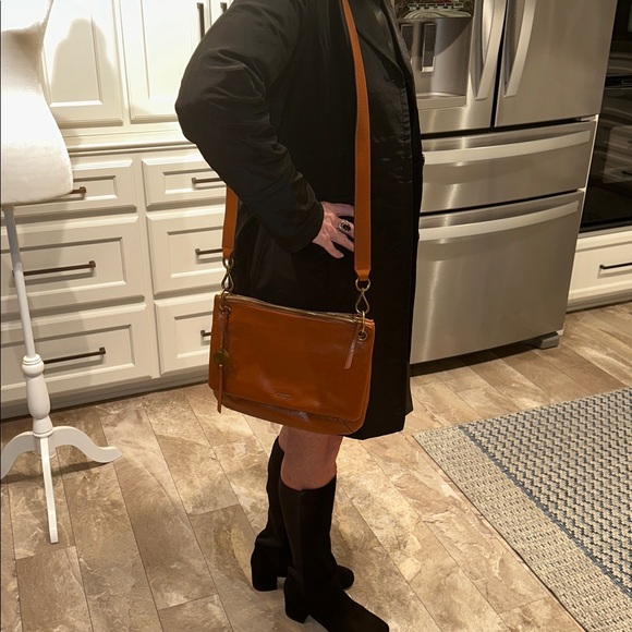 Margot Tan Leather Crossbody Bag - Picture 15 of 15